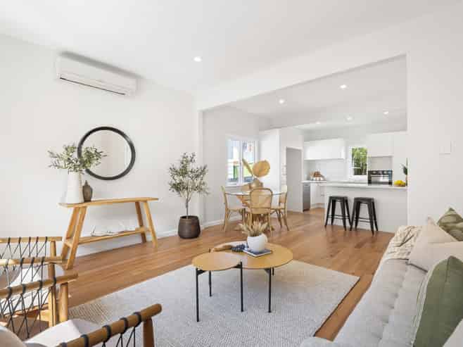 2/180 Lake Road, Northcote