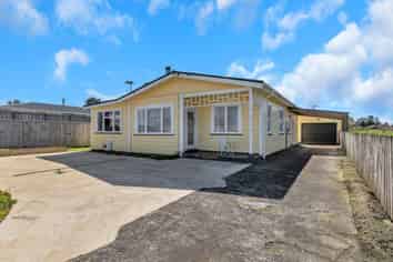 84 Pembroke Road East, Stratford