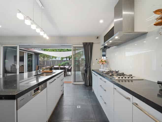 10 Lake Drive, Karaka