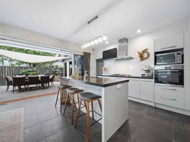 10 Lake Drive, Karaka