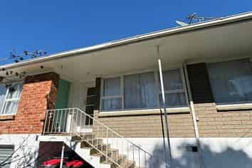 2/55 Pt England Road, Point England