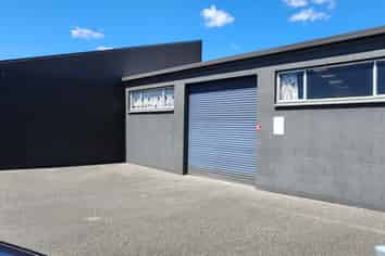 Great profile Industrial unit with yard