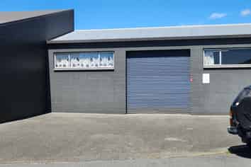 Great profile Industrial unit with yard
