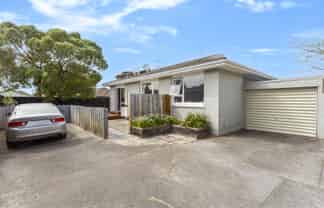 2/15a Marriotts Road , North New Brighton