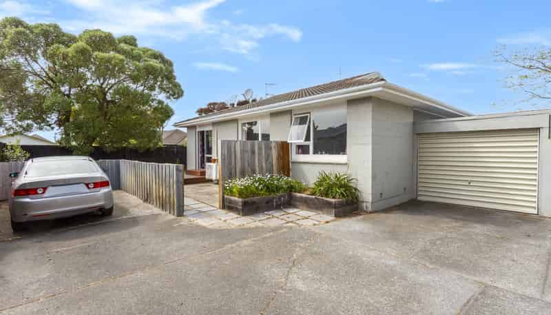 2/15a Marriotts Road , North New Brighton