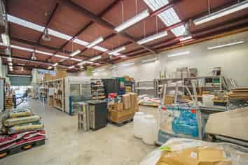 Versatile Road Frontage Warehouse