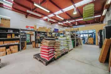 Versatile Road Frontage Warehouse