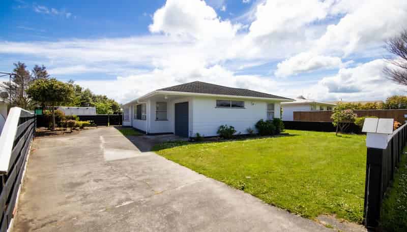 104 Fairs Road, Milson