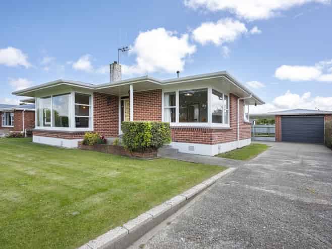 19 Henare Street, West End