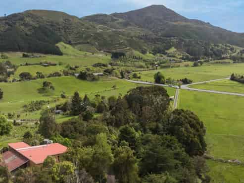 736 Wakapuaka Road, Hira