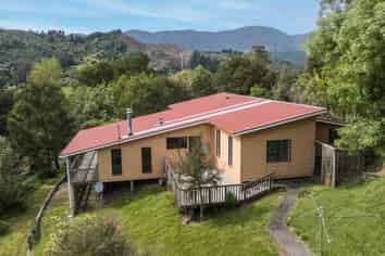 736 Wakapuaka Road, Hira