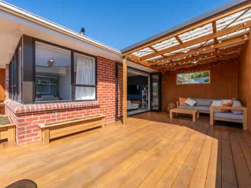 47 Grants Road, Marchwiel