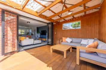 47 Grants Road, Marchwiel