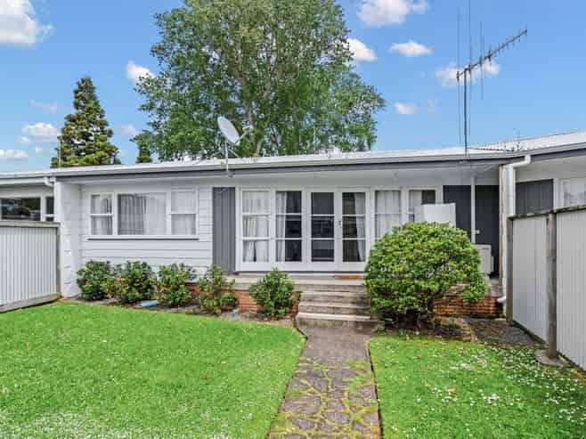 2/11 Matipo Place, Woodhill