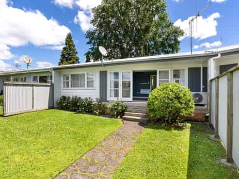 2/11 Matipo Place, Woodhill