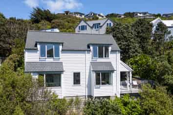 12A Cavalry Close, Crofton Downs