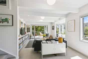 12A Cavalry Close, Crofton Downs