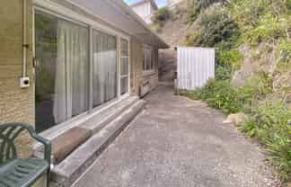 2/131 Happy Valley Road, Owhiro Bay