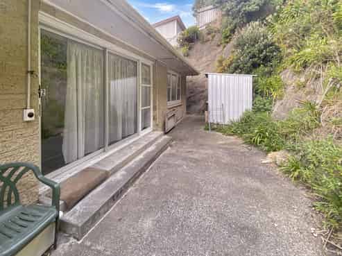 2/131 Happy Valley Road, Owhiro Bay