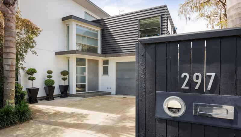 297 Fitzherbert Avenue, West End