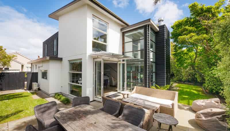 297 Fitzherbert Avenue, West End