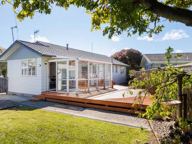 8 Paradise Place, Milson