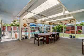 6 Konini Crescent, Pirimai