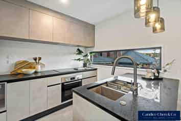 4/101 White Swan Road, Mount Roskill