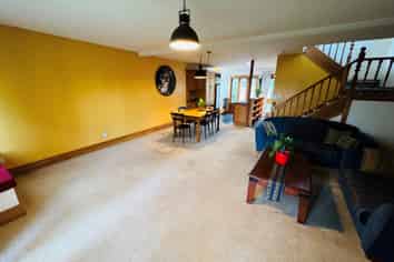 12 Chislehurst Place, Bryndwr