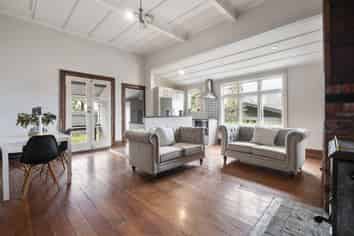 66 Bridge Street, Bulls