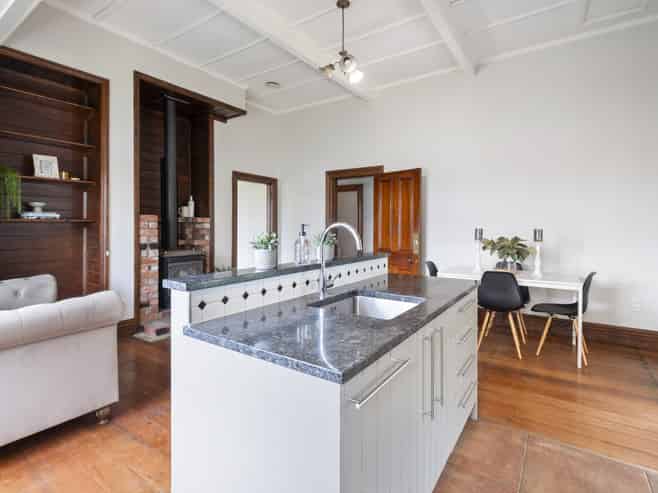 66 Bridge Street, Bulls