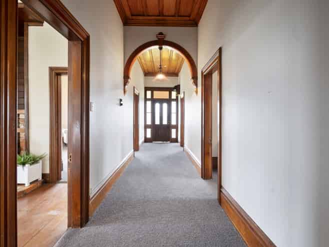 66 Bridge Street, Bulls