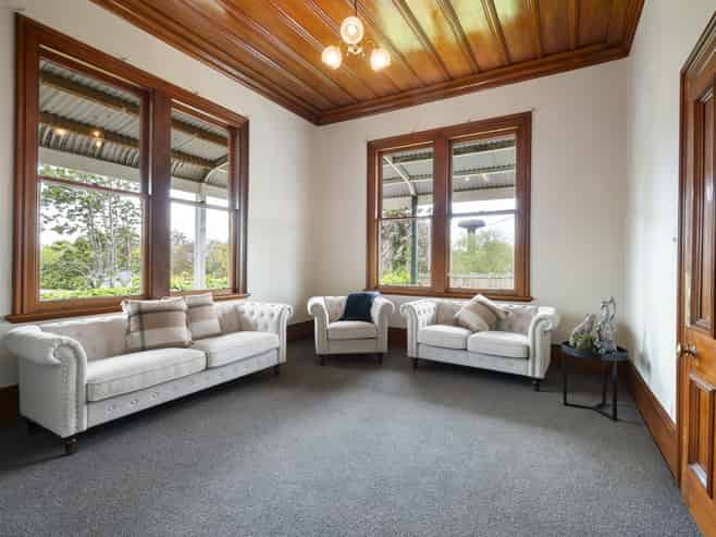 66 Bridge Street, Bulls