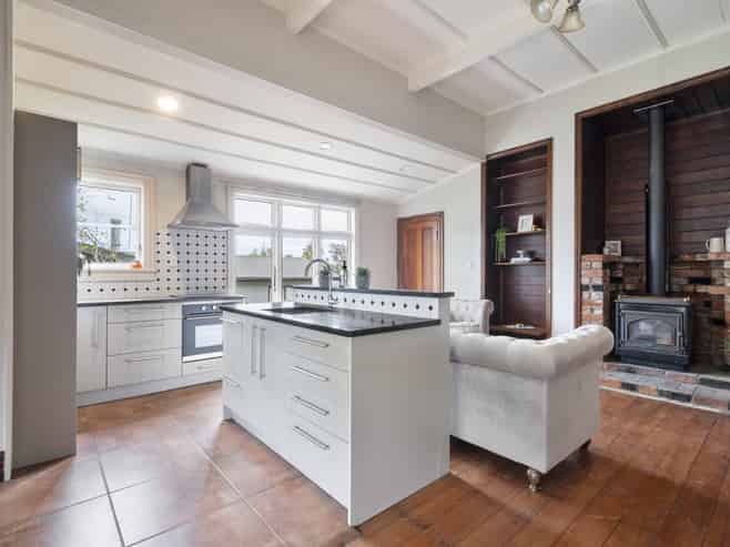 66 Bridge Street, Bulls