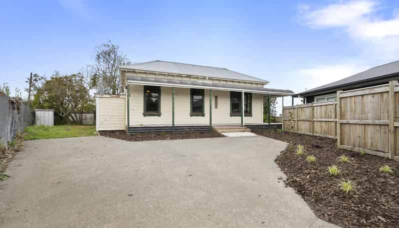 66 Bridge Street, Bulls