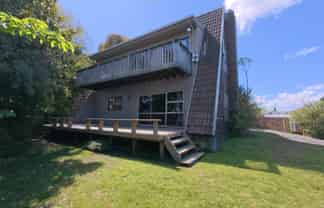 26 Sunset Street, Hilltop