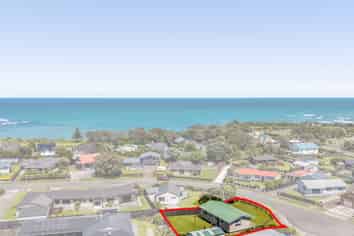 18 Pohutukawa Drive, OPUNAKE