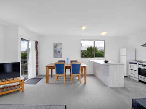 18 Pohutukawa Drive, OPUNAKE