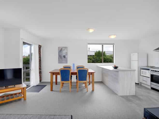 18 Pohutukawa Drive, OPUNAKE