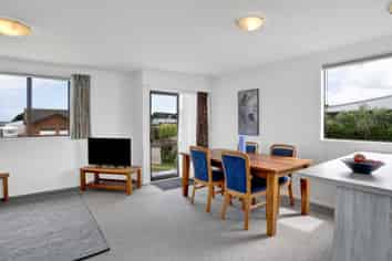 18 Pohutukawa Drive, OPUNAKE