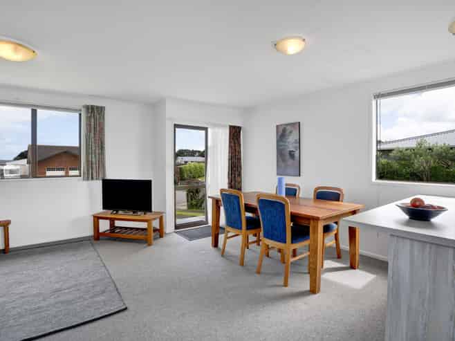 18 Pohutukawa Drive, OPUNAKE