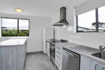 18 Pohutukawa Drive, OPUNAKE