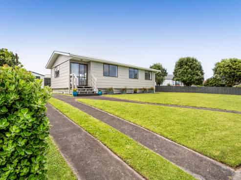 18 Pohutukawa Drive, OPUNAKE