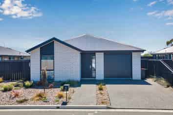 18 Kura Lane, Aranui