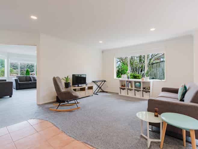 73 Dixon Road, Glenview