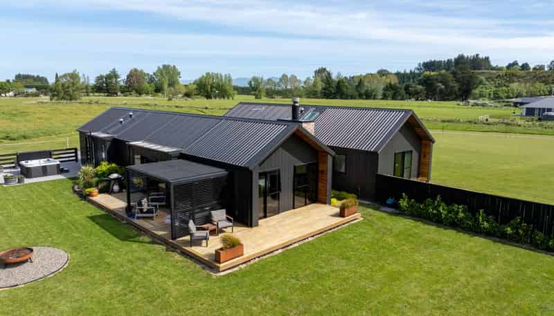 32 Manukawiri Way, Martinborough