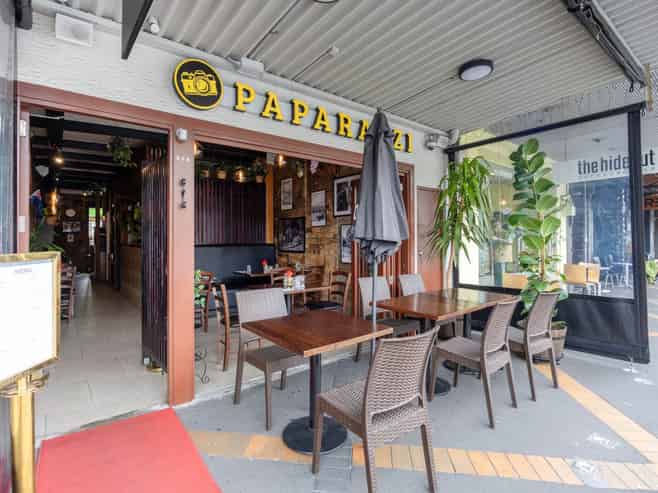 FREEHOLD LIVE/WORK WITH FREE HOSPITALITY BUSINESS
