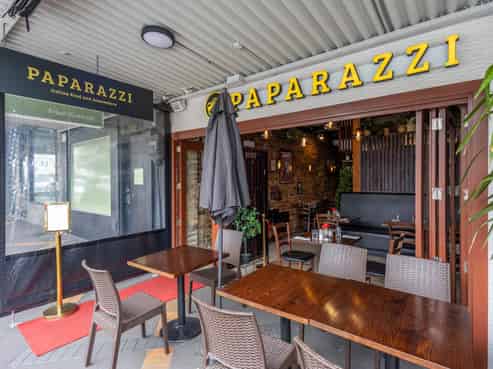 FREEHOLD LIVE/WORK WITH FREE HOSPITALITY BUSINESS
