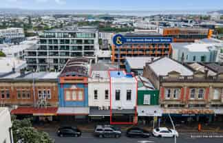 FREEHOLD LIVE/WORK WITH FREE HOSPITALITY BUSINESS
