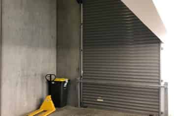 Well-presented 97sqm industrial unit